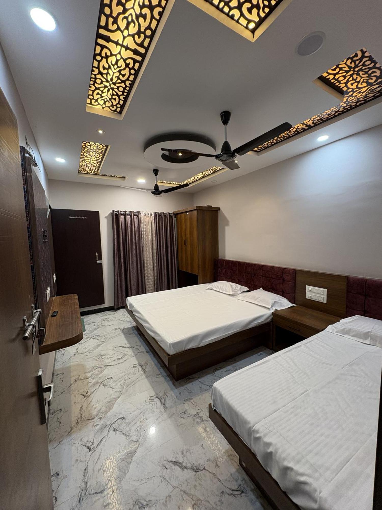 Shree Trilokeshwar Guest House Ujjain Zewnętrze zdjęcie