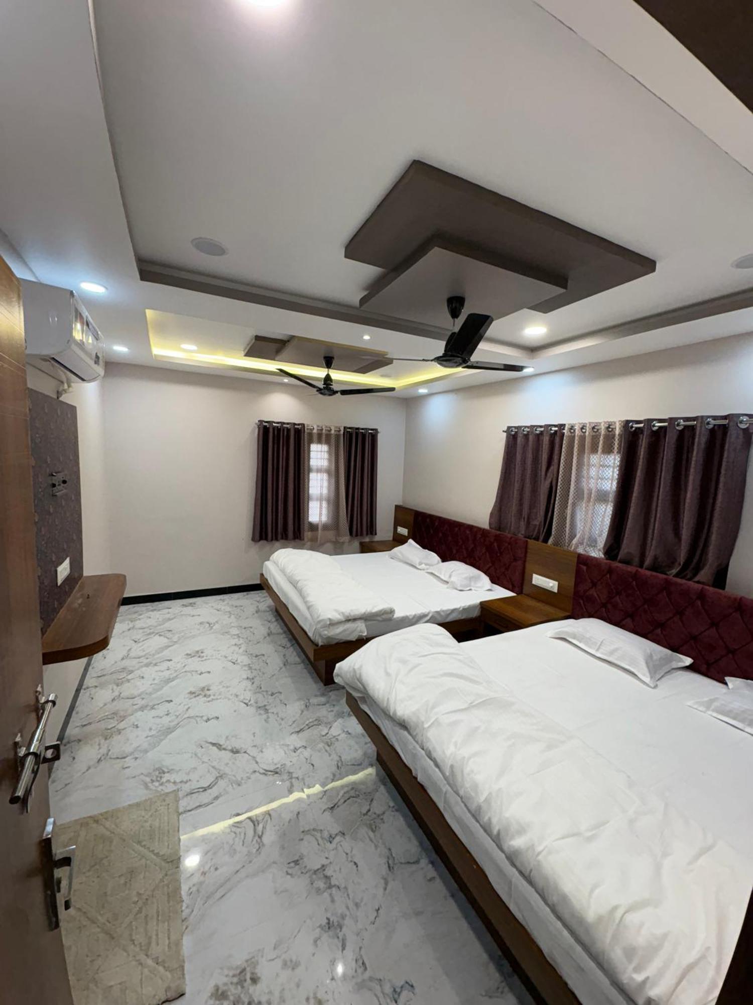 Shree Trilokeshwar Guest House Ujjain Zewnętrze zdjęcie